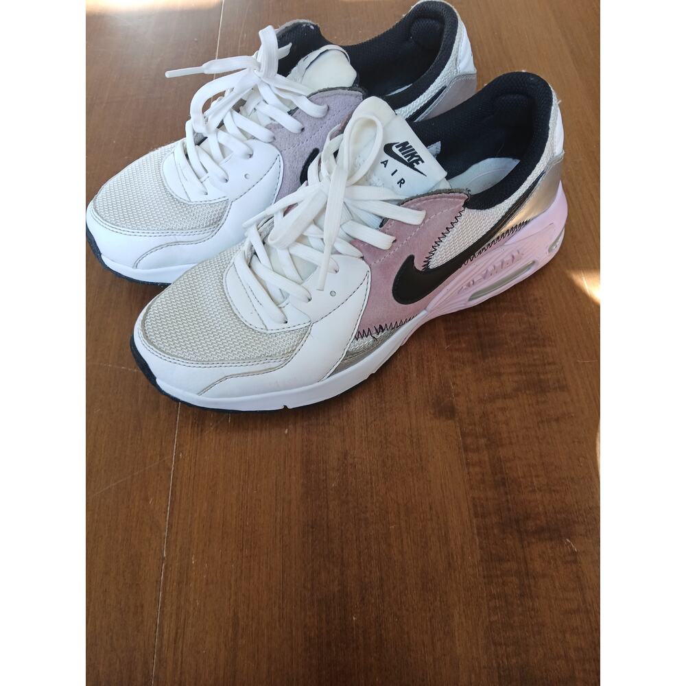 Nike Air Women’s Sneakers – Size 7.5 Pastel Pink/Beige/White Excellent Condition
